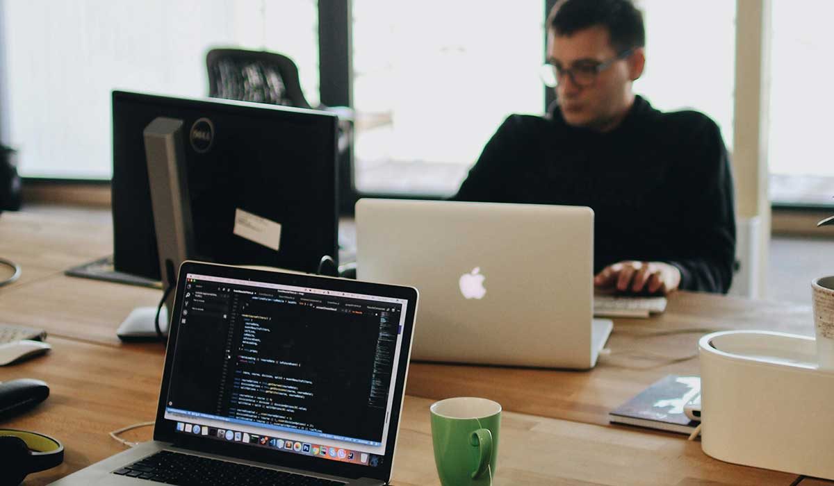 yazilim-uzmanligi-icin-hangi-yetenekler-gerekli-01